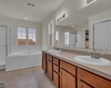 4934 Olympia Place - Photo Thumbnail 14