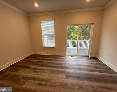 504 Downswing Road - Photo Thumbnail 4