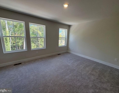 504 Downswing Road - Photo Thumbnail 7
