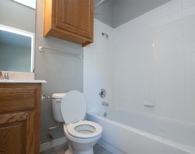 2410 Leon St - Photo Thumbnail 3