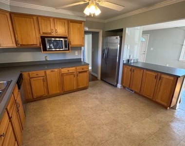 8711 Emge Road - Photo Thumbnail 2