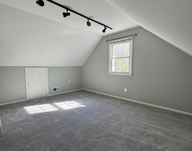 8711 Emge Road - Photo Thumbnail 8