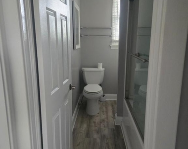 2911 E Northern Parkway - Photo Thumbnail 14