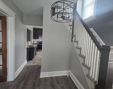 2911 E Northern Parkway - Photo Thumbnail 8
