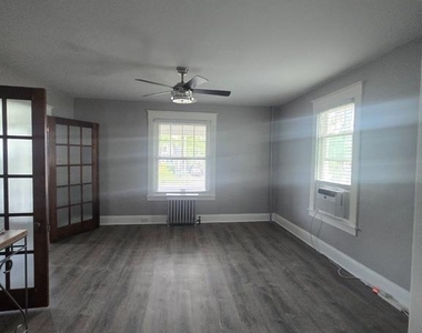 2911 E Northern Parkway - Photo Thumbnail 7