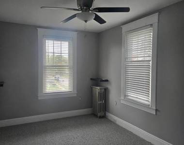 2911 E Northern Parkway - Photo Thumbnail 13