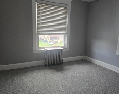 2911 E Northern Parkway - Photo Thumbnail 16