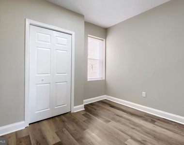 2560 Robb Street - Photo Thumbnail 5