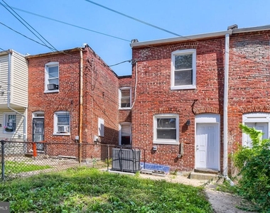 2560 Robb Street - Photo Thumbnail 10