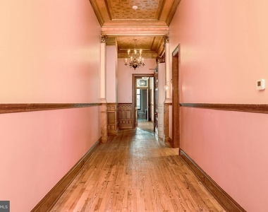 715 Washington Place - Photo Thumbnail 1
