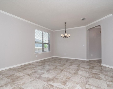 2116 Woodway Dr - Photo Thumbnail 6