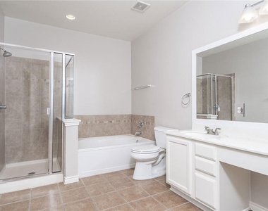 2116 Woodway Dr - Photo Thumbnail 17
