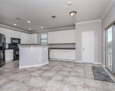 2116 Woodway Dr - Photo Thumbnail 11
