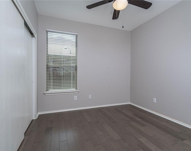 2116 Woodway Dr - Photo Thumbnail 20