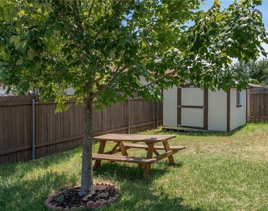 2116 Woodway Dr - Photo Thumbnail 28