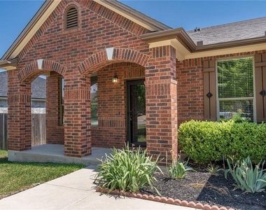 2116 Woodway Dr - Photo Thumbnail 3
