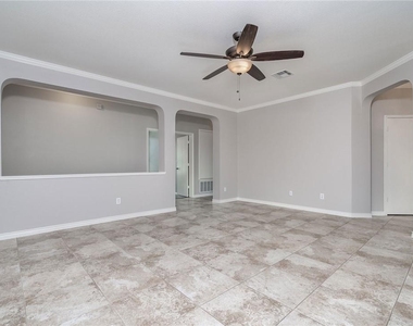 2116 Woodway Dr - Photo Thumbnail 9