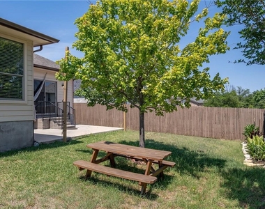 2116 Woodway Dr - Photo Thumbnail 27