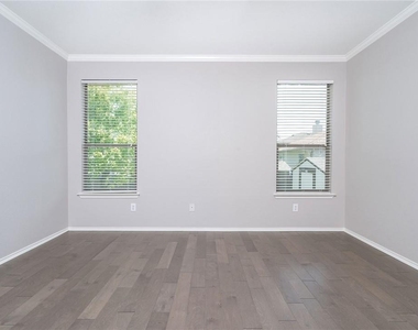 2116 Woodway Dr - Photo Thumbnail 15