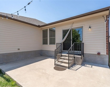2116 Woodway Dr - Photo Thumbnail 25
