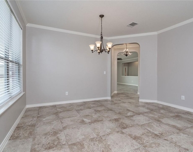2116 Woodway Dr - Photo Thumbnail 7