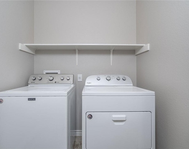 2116 Woodway Dr - Photo Thumbnail 24