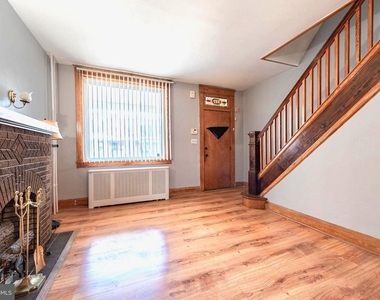 227 N Monastery Avenue - Photo Thumbnail 3