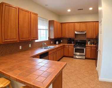 5100 Caswell Ave - Photo Thumbnail 5