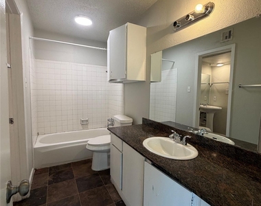 8017 Gessner Dr - Photo Thumbnail 3