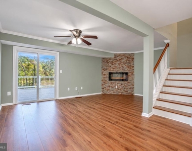 1346 Cox Cove Court - Photo Thumbnail 5