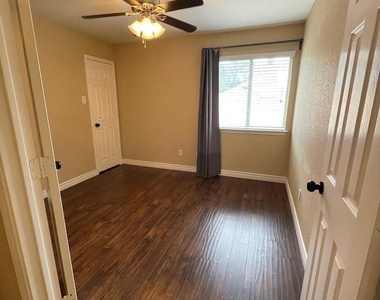 12829 Council Bluff Dr - Photo Thumbnail 15