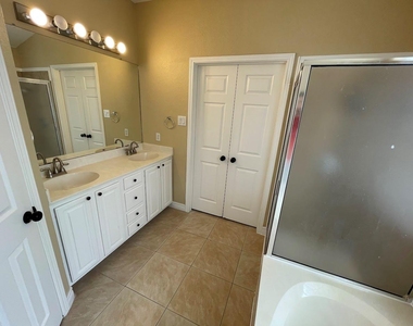 12829 Council Bluff Dr - Photo Thumbnail 17