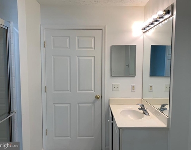 657 Burtons Cove Way - Photo Thumbnail 10