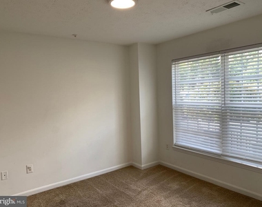 657 Burtons Cove Way - Photo Thumbnail 16