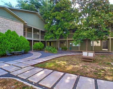 2303 East Side Dr - Photo Thumbnail 19