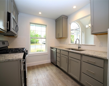 131 Stephen Ct - Photo Thumbnail 1