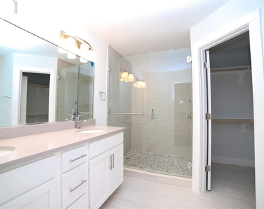 131 Stephen Ct - Photo Thumbnail 9