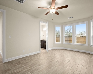 2605 Sam Bass Rd - Photo Thumbnail 3