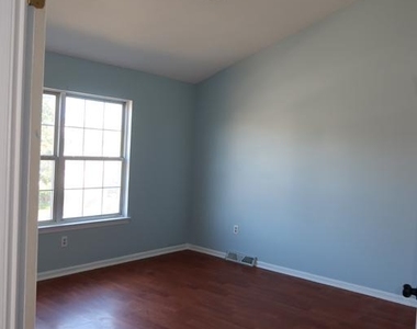 128 Thames Drive - Photo Thumbnail 7