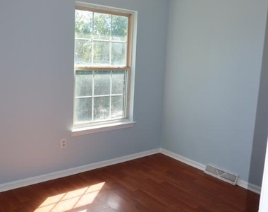 128 Thames Drive - Photo Thumbnail 11