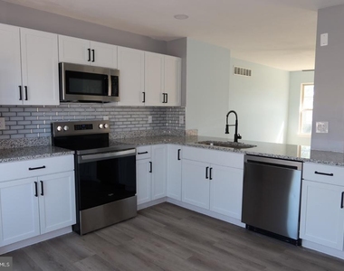 128 Thames Drive - Photo Thumbnail 1
