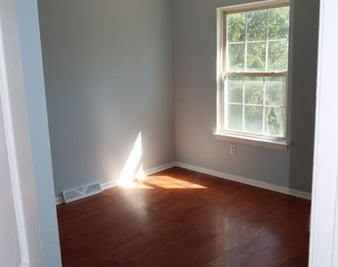 128 Thames Drive - Photo Thumbnail 12