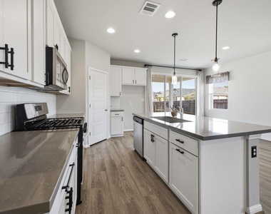 104 Ladolia Ln - Photo Thumbnail 1
