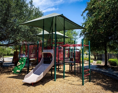 104 Ladolia Ln - Photo Thumbnail 17