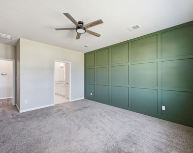 104 Ladolia Ln - Photo Thumbnail 4
