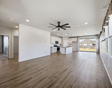 104 Ladolia Ln - Photo Thumbnail 3