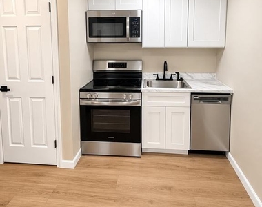 1214 Quincy Street Nw - Photo Thumbnail 2