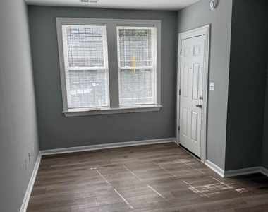 640 Girard Street Ne - Photo Thumbnail 10