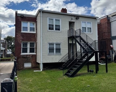 640 Girard Street Ne - Photo Thumbnail 15