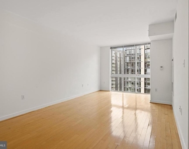 1000 New Jersey Avenue Se - Photo Thumbnail 4